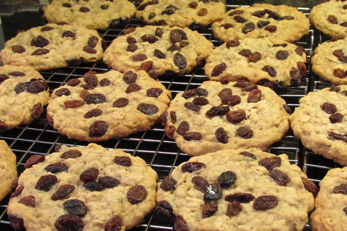 Oatmeal Raisin Cookies And The Quaker